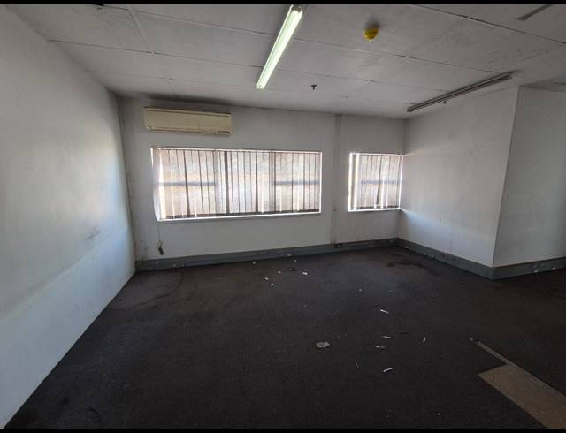 7,250M² INDUSTRIAL YARD TO LET IN ROODEKOP